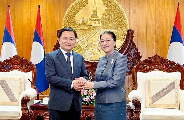 Đoàn đại biểu cấp cao Trung ương Đoàn tiếp kiến Phó Chủ tịch nước Lào