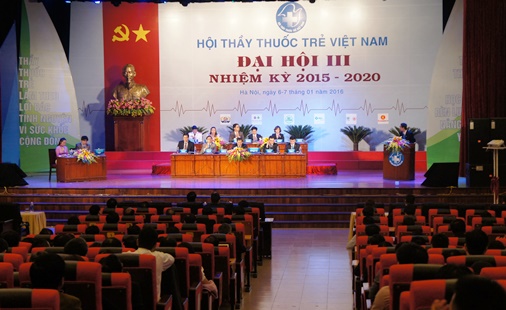 338 đại biểu tiêu biểu xuất sắc đại diện cho hơn 80.000 hội viên Hội Thầy thuốc trẻ Việt Nam trên cả nước tham dự Đại hội.