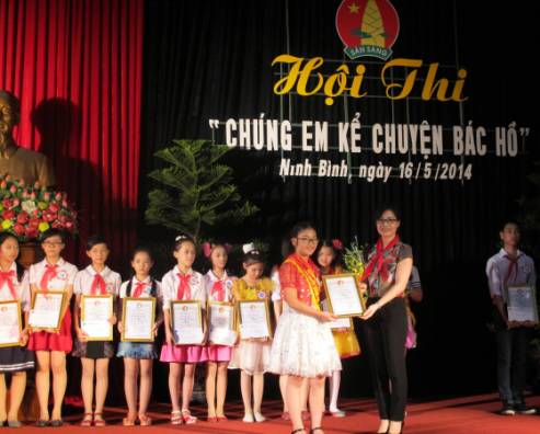  Em Nguyễn Thu Giang đạt giải nhất Hội thi “Chúng em kể chuyện Bác Hồ“ tỉnh Ninh Bình