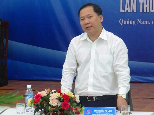 Nguyễn Phi Long - Bí thư Trung ương Đoàn, Chủ tịch Hội Liên hiệp thanh niên Việt Nam lần thứ năm, khóa VII phát biểu tại hội nghị