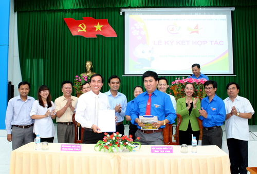 Lễ ký kết giữa Hội Doanh Nhân trẻ 02 tỉnh Trà Vinh – Đồng Tháp