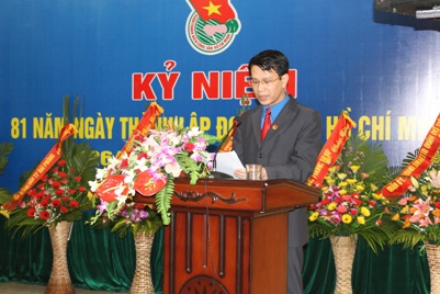 Đồng chí Bùi Đức Quang- Bí thư Th� nh đo� n Hải Phòng đọc diễn văn ôn lại truyền thống 81 năm Đo� n TNCS Hồ Chí Minh.