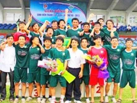 Đội bóng trường Cao đẳng Y Hà Tĩnh đăng quang giải nhất