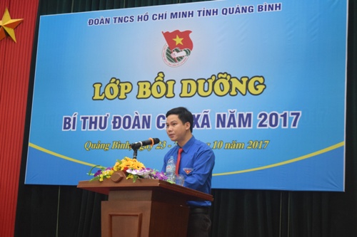 Đồng chí Đặng Đại Bàng - Phó Bí thư Tỉnh Đoàn phát biểu khai giảng lớp bồi dưỡng cán bộ Đoàn cấp xã năm 2017 