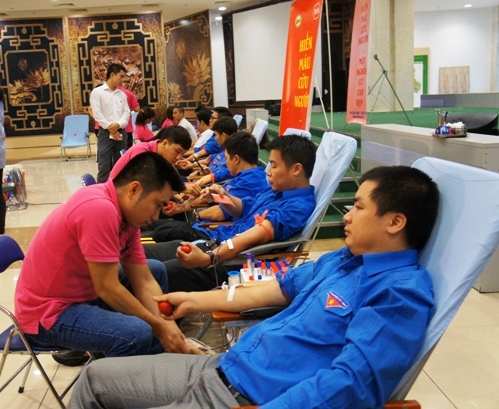 1.000 ĐVTN thanh niên Khối các cơ quan T.Ư tham gia đăng ký, hiến máu tình nguyện tại chương trình