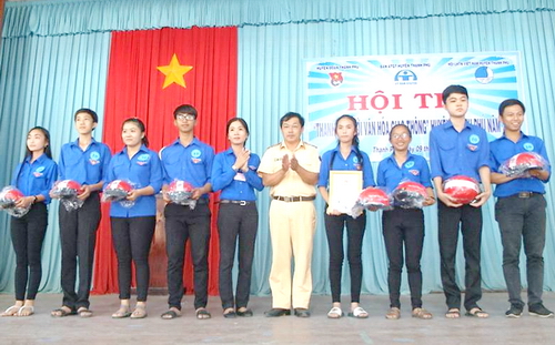 Huyện đoàn Thạnh Phú tổ chức hội thi “Thanh niên với văn hóa giao thông” năm 2018
