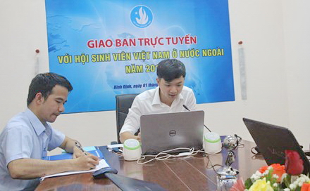 Đồng chí Nguyễn Minh Triết - Phó Chủ tịch Thường trực TW Hội Sinh viên Việt Nam chủ trì giao ban trực tuyến