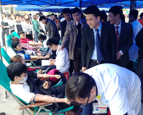 Hàng trăm đoàn viên, thanh niên tham gia hiến máu tại huyện Thủy Nguyên