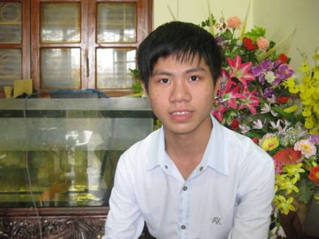 Thủ khoa Đại học Ngoại thương Nguyễn Trọng Hùng là học sinh lớp 12A8 trường THPT Nam Khoái Châu (tỉnh Hưng Yên) 