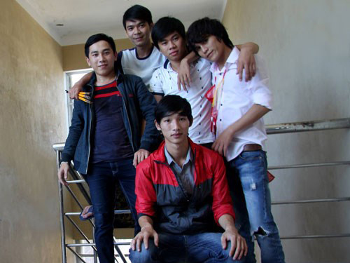 Đào Văn Vũ (đứng hàng thứ nhất bên trái) - Ảnh nhân vật cung cấp.