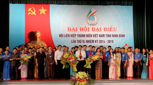 Ủy ban Hội LHTN Việt Nam tỉnh Ninh Bình khóa IV ra mắt tại Đại hội.