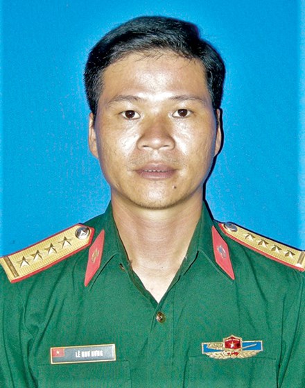 Những người lính vượt khó, cống hiến tài năng ảnh 1 Đại úy Lê Như Hưng.