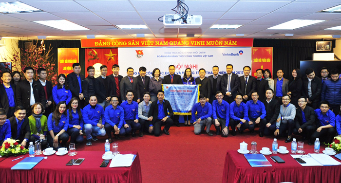 Giao ước thi đua hoàn thành xuất sắc nhiệm vụ chuyên môn và công tác Đoàn năm 2018 của ĐTN VietinBank (ảnh: Tiến Lâm