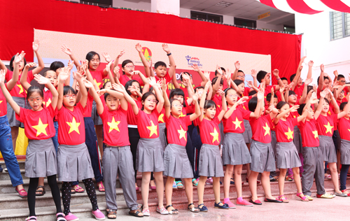 Học sinh trường Tiểu học Ngôi sao hưởng ứng cuộc thi Trạng Nguyên Việt