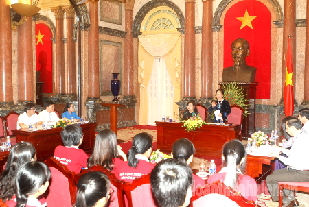 Phó Chủ tịch nước Nguyễn Thị Doan