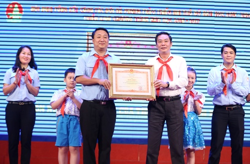 Hội đồng Đội Thành phố Hà Nội vinh dự đón nhận Bằng khen của Thủ tướng chính phủ