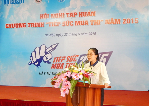 Đồng chí Nguyễn Thị Ngà - Trưởng Ban Thanh niên trường học Trung ương Đoàn phát biểu tại Hội nghị