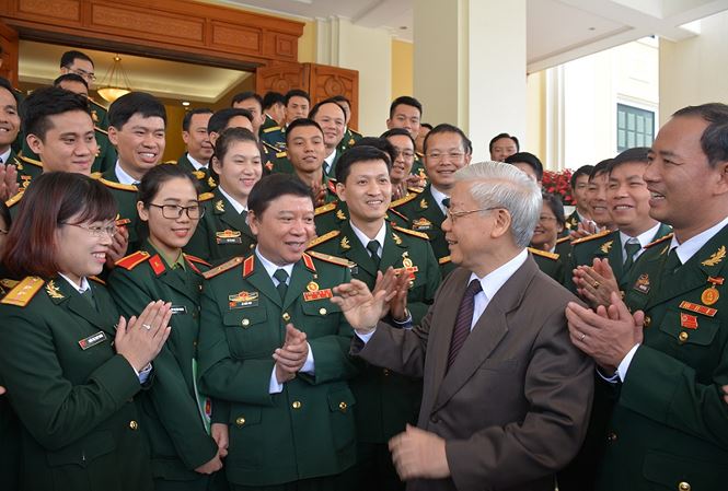 Tổng Bí thư Nguyễn Phú Trọng gặp gỡ, động viên đoàn đại biểu thanh niên ưu tú trong Quân đội, tháng 11/2017