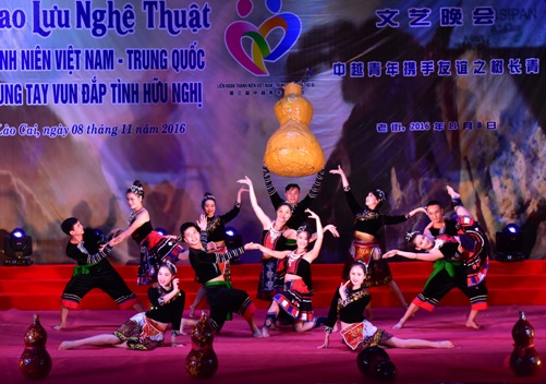 Tiết mục Múa "Men say Bắc Hà" của đoàn thanh niên tỉnh Lào Cai
