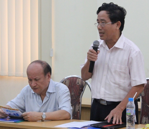 T.S Lê Văn Cầu phát biểu tại Hội thảo