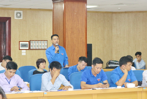 Bí thư đoàn trường đến từ TP Thái Nguyên góp ý tại Hội nghị
