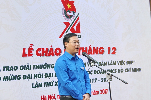 Bí thư thứ nhất Trung ương Đoàn Lê Quốc Phong phát biểu tại Lễ chào cờ tháng 12