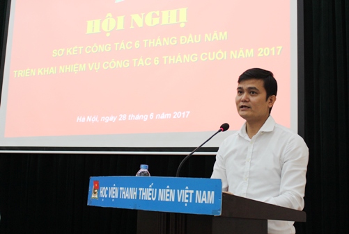 Đồng chí Bùi Quang Huy - Bí thư BCH Trung ương Đoàn phát biểu tại hội nghị
