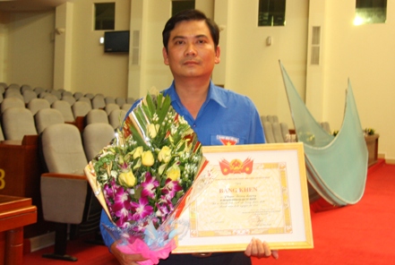 anh Phạm Trọng Lượng chia sẻ hoạt động tình nguyện hè 2012