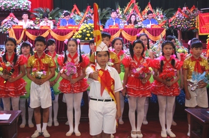 Đội thiếu niên tiền phong tỉnh Hà Nam chào mừng Đại hội