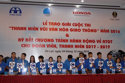 20 bạn đoàn viên, thanh niên xuất sắc nhất từ vòng loại bước vào tranh tài ở vòng thi chung kết tại thành phố Đà Lạt tỉnh Lâm Đồng