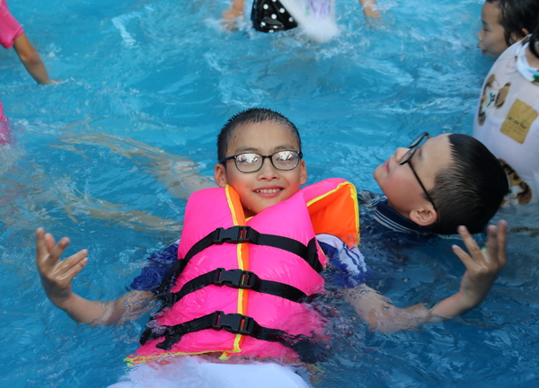 Bể bơi di động sẽ giúp các em thiếu nhi được vui chơi và học tập kỹ năng phòng chống tai nạn thương tích, đuối nước