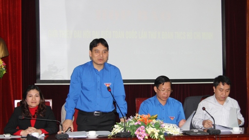 Đồng chí Nguyễn Đắc Vinh trao đổi với phóng viên về Đại hội
