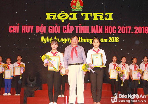 Võ Hà Lam được trao giải Nhì cuộc thi Chỉ huy Đội giỏi cấp tỉnh