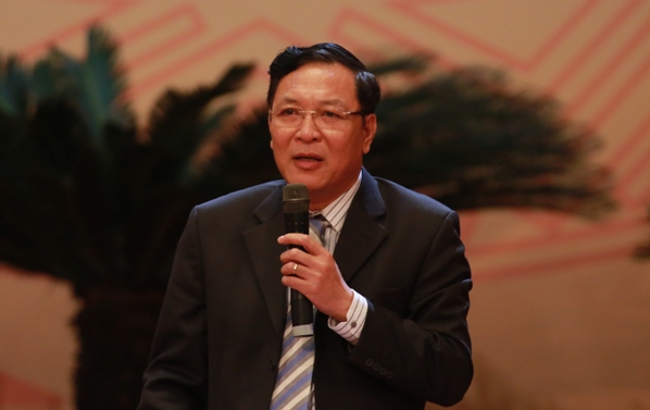 Bộ trưởng Bộ GD&ĐT Phạm Vũ Luận trả lời câu hỏi của đại biểu