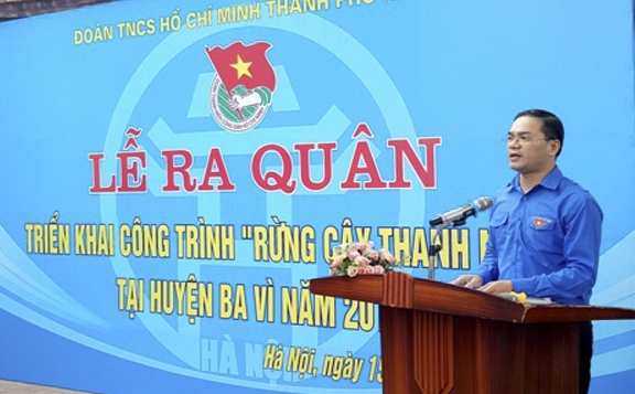 Đồng chí Nguyễn Ngọc Việt - Ủy viên Ban chấp hành Trung ương Đoàn, Phó Bí thư Thành đoàn, Chủ tịch Hội LHTN Thành phố Hà Nội phát biểu tại buổi lễ.