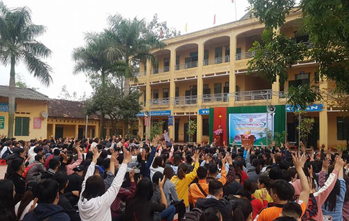 Tư vấn hướng nghiệp cho 1500 học sinh THPT tại Bắc Giang