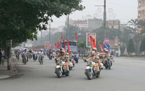 ĐVTN tham gia diễu hành cùng các lực lượng xung quanh địa bàn thành phố 