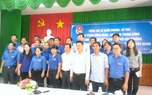 Đồng chí Lê Quốc Phong làm việc với Bí thư Đoàn các trường ĐH, CĐ và THPT tại TP Rạch Giá