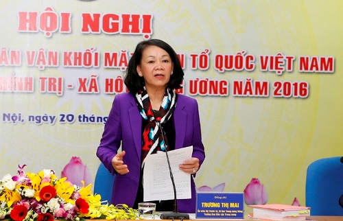 Đồng chí Trương Thị Mai - Ủy viên Bộ Chính trị, Bí thư Trung ương Đảng, Trưởng Ban Dân vận Trung ương phát biểu tại hội nghị