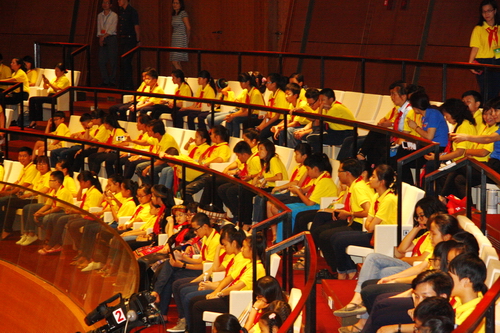 Các đại biểu thiếu thi dự thính phiên làm việc trong kỳ họp thứ 9, Quốc hội khóa XIII 