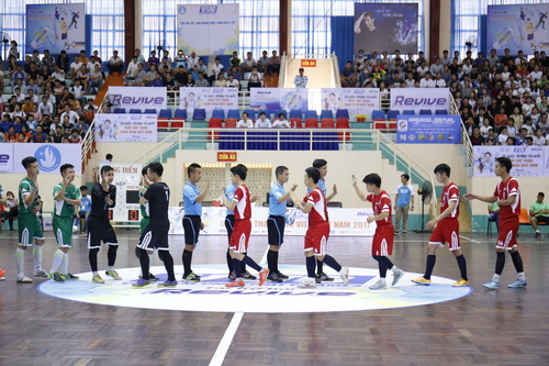 Hai đội Đại học Duy Tân và Đại học Đông Á bước vào trận chung kết Bóng đá trong nhà 