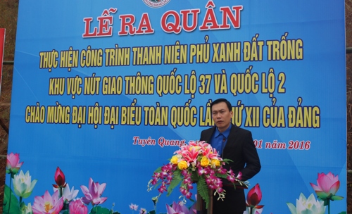Đồng chí Vũ Quang Thắng - Phó Bí thư thường trực Tỉnh đoàn - Phát biểu khởi động ra quân