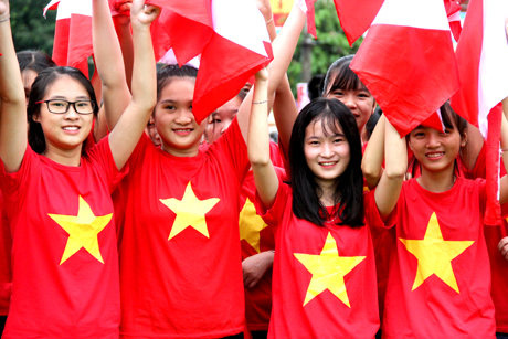 Màn đồng diễn cờ Shemaphore của 300 ĐVTN Trường Phổ thông Dân tộc nội trú tỉnh (Ảnh: baoyenbai.com)