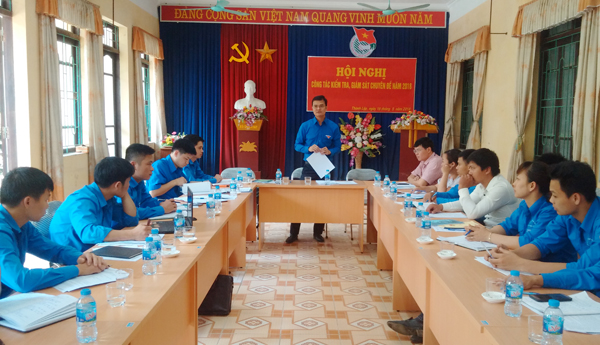  Đồng chí Bùi Quang Huy, Bí thư Trung ương Đoàn, Chủ nhiệm Ủy ban Kiểm tra Trung ương Đoàn phát biểu tại buổi làm việc với Ban Thường vụ Tỉnh đoàn Hòa Bình
