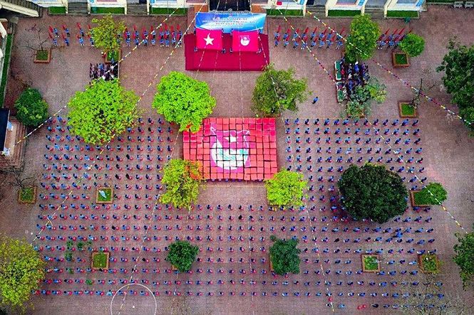 Một trong những hình ảnh đẹp mà ĐVTN huyện Thanh Chương thực hiện chào mừng ngày thành lập Đoàn TNCS Hồ Chí Minh. 