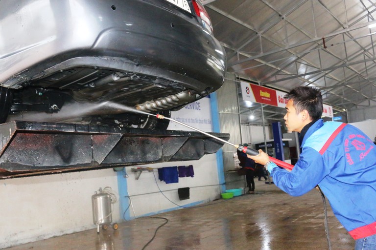 Gara ô tô tạo công ăn việc làm cho 20 đoàn viên thanh niên có mức thu nhập từ 5-12 triệu đồng.tháng
