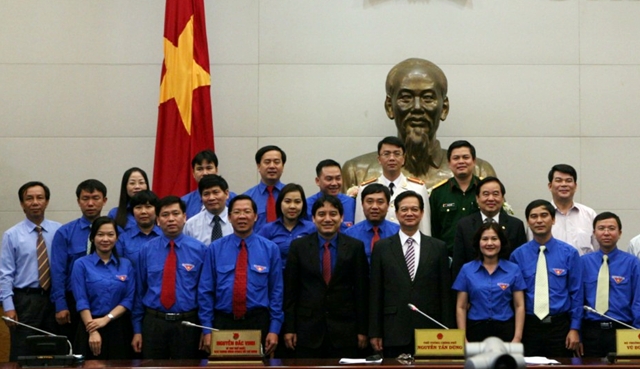 Thủ tướng Nguyễn Tấn Dũng chụp ảnh lưu niệm