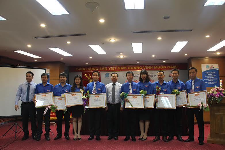 Nhân dịp này, 9 tập thể và 20 cá nhân được Trung ương Hội LHTN Việt Nam; Tổng công ty Sông Đà đã tặng bằng  khen vì có thành tích xuất sắc trong công tác Hội và phong trào thanh niên trong nhiệm kỳ 2009 – 2014./.