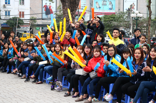 Đông đảo các bạn sinh viên Học viện Thanh thiếu niên Việt Nam đã tới tham dự và cổ vũ nhiệt tình cho các đội chơi