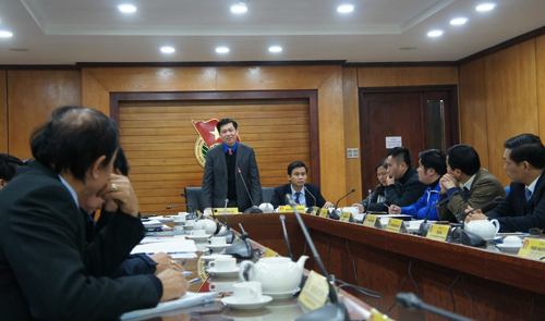 Đồng chí Nguyễn Long Hải, Bí thư BCH TƯ Đoàn, Chủ tịch Hội đồng Đội TƯ phát biểu tại hội nghị